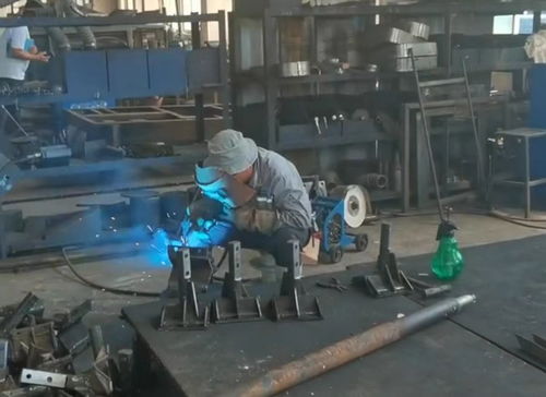 福山區(qū)應(yīng)急管理局開展勞動防護(hù)用品執(zhí)法檢查