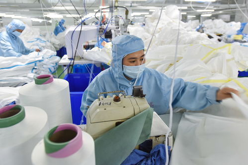 從無紡布原料到醫(yī)用防護(hù)服 廣東一企業(yè)全產(chǎn)業(yè)鏈條開足馬力支援疫情防控