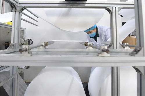 河北唐山 加緊生產(chǎn)防護用品 助力抗擊肺炎疫情