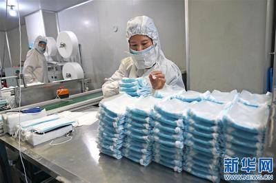 江西:開足馬力生產(chǎn)防護(hù)用品